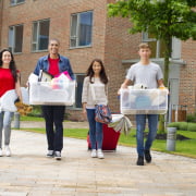 students moving in day